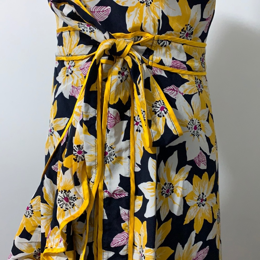 Cinq á Sept Navy Floral Silk Wrap Dress - Picture 5 of 9